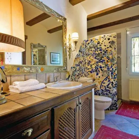 Sleeps 6 Pool