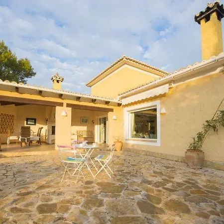 Sleeps 6 Pool Вилла *