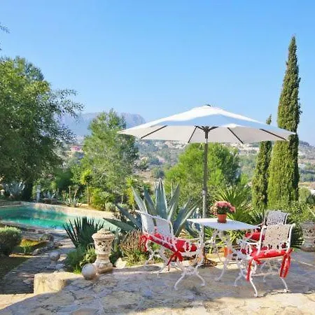 Sleeps 6 Pool Вилла *